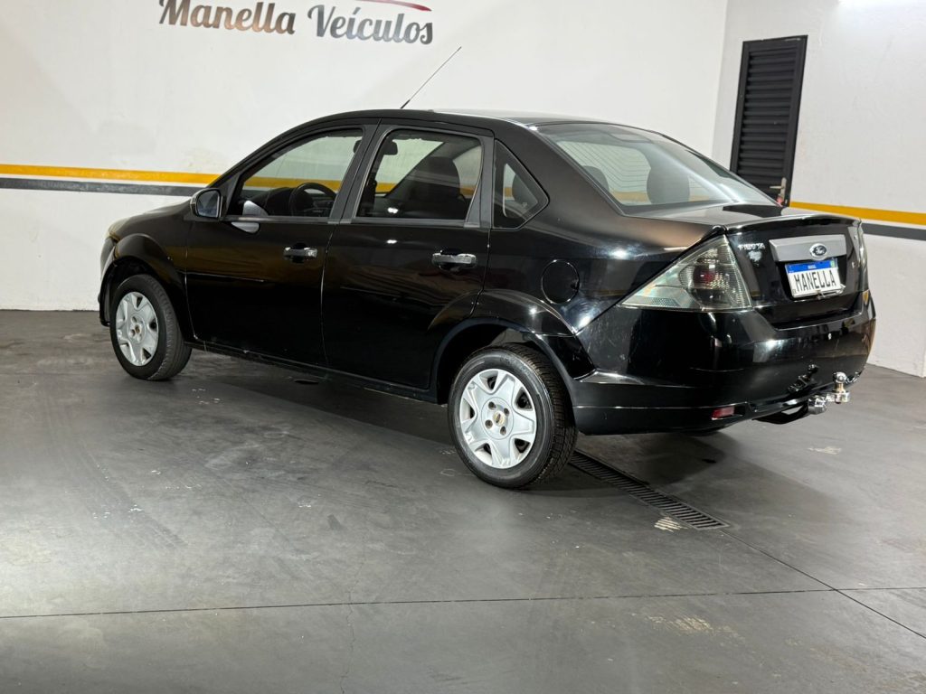 FIESTA SEDAN 1.6