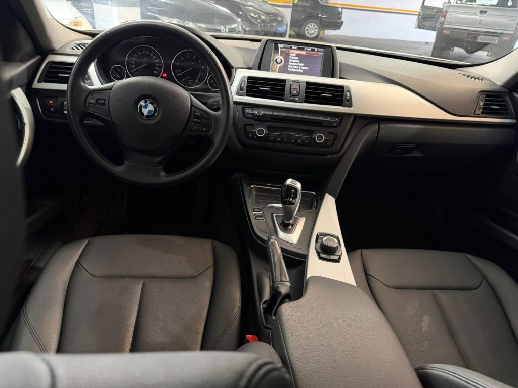 BMW 320I SPORT (AUT)