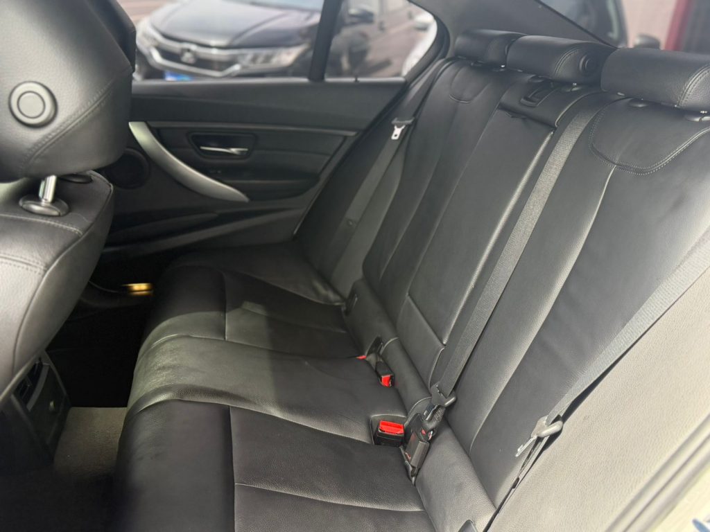 BMW 328I GP SPORT (AUT)