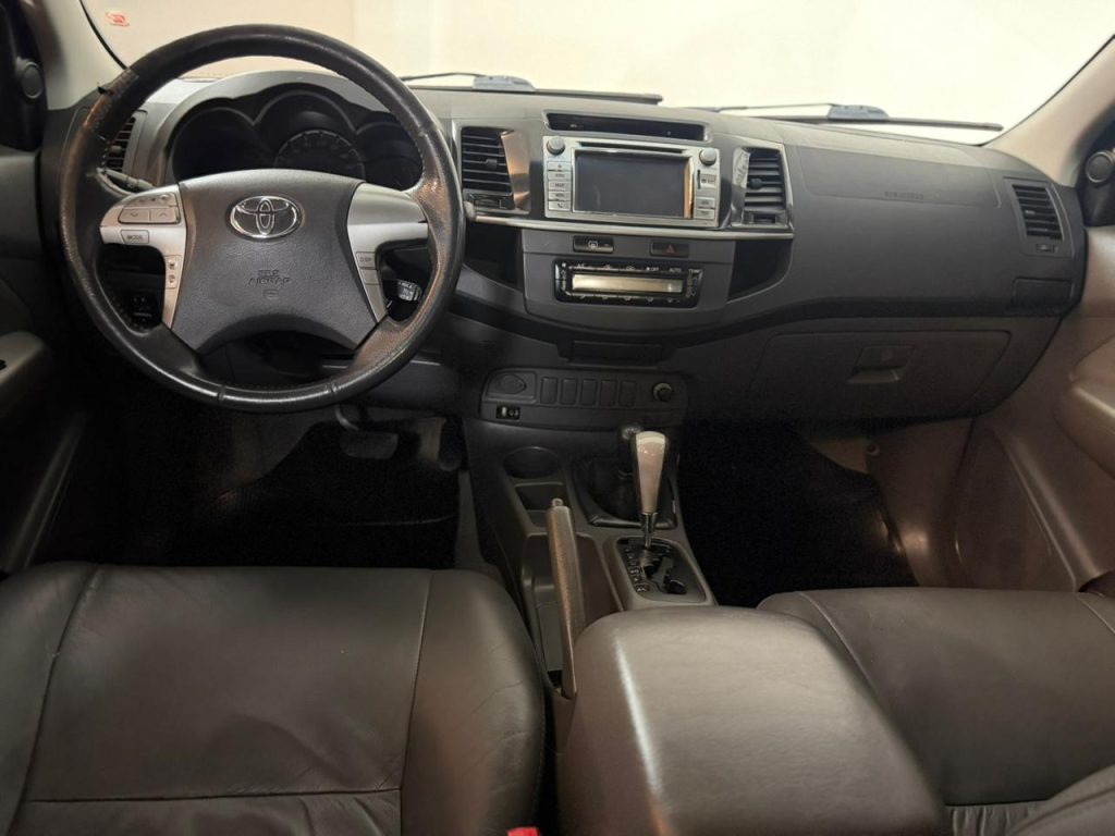HILUX CD 4X4 SRV (AUT)