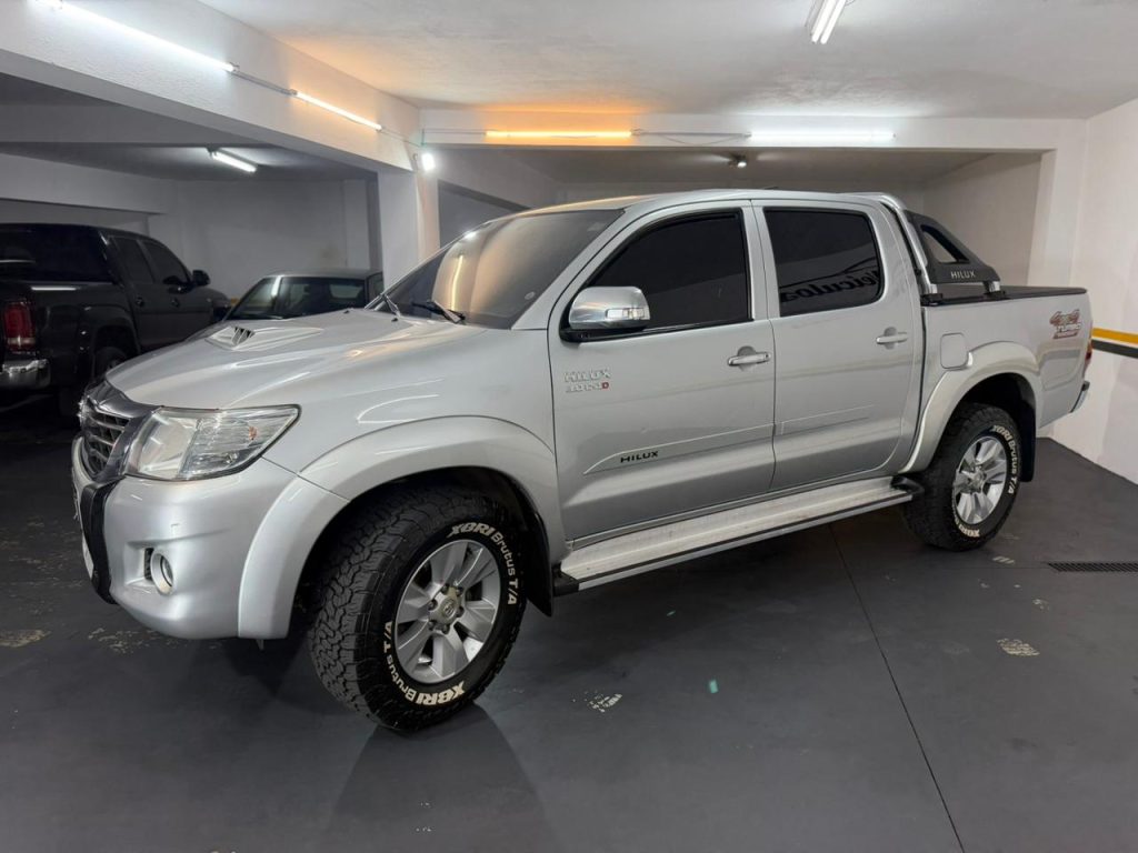HILUX CD 4X4 SRV (AUT)