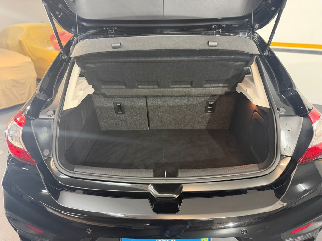 CRUZE HATCH LT 1.4 TURBO (AUT)