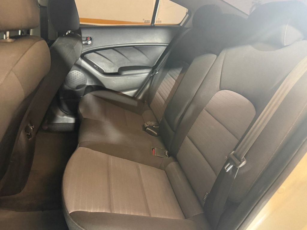 KIA CERATO 1.6 (AUT)