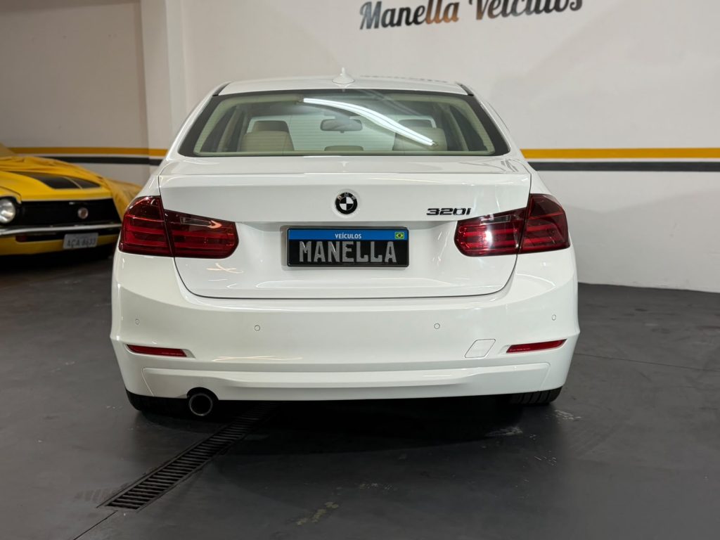 BMW 320i 2.0 (AUT)