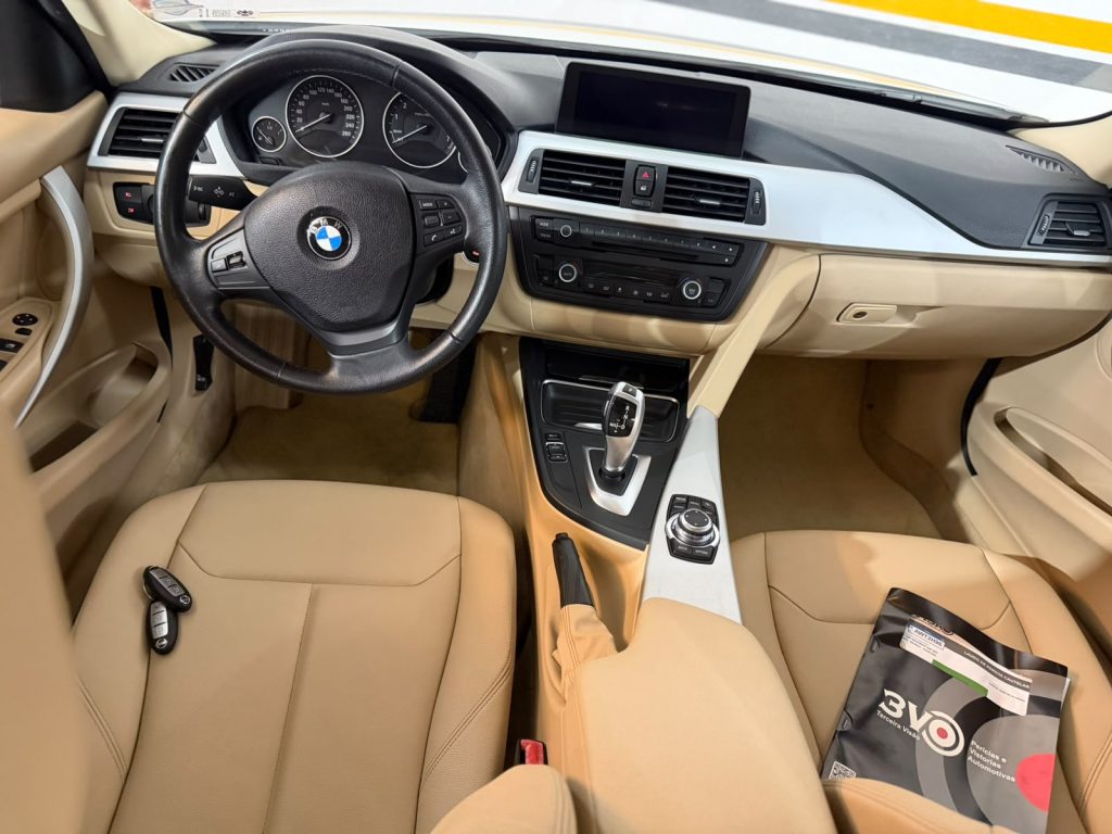 BMW 320i 2.0 (AUT)