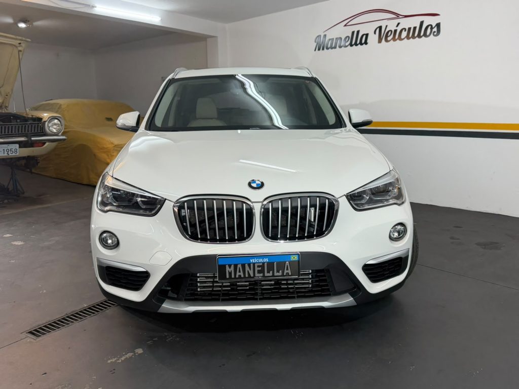 BMW X1 2.0 X-LINE (AUT)