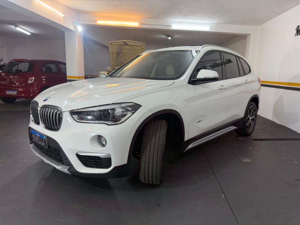 BMW X1 2.0 X-LINE (AUT)