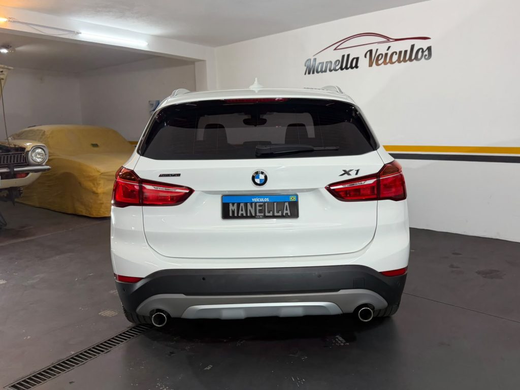 BMW X1 2.0 X-LINE (AUT)
