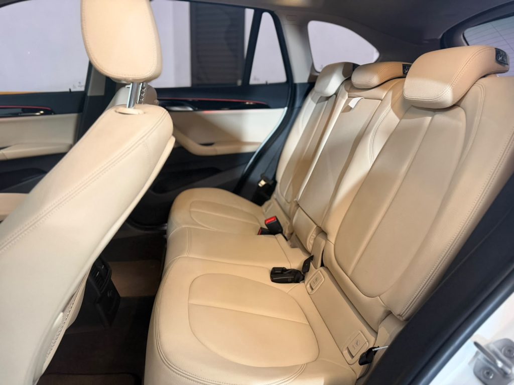 BMW X1 2.0 X-LINE (AUT)