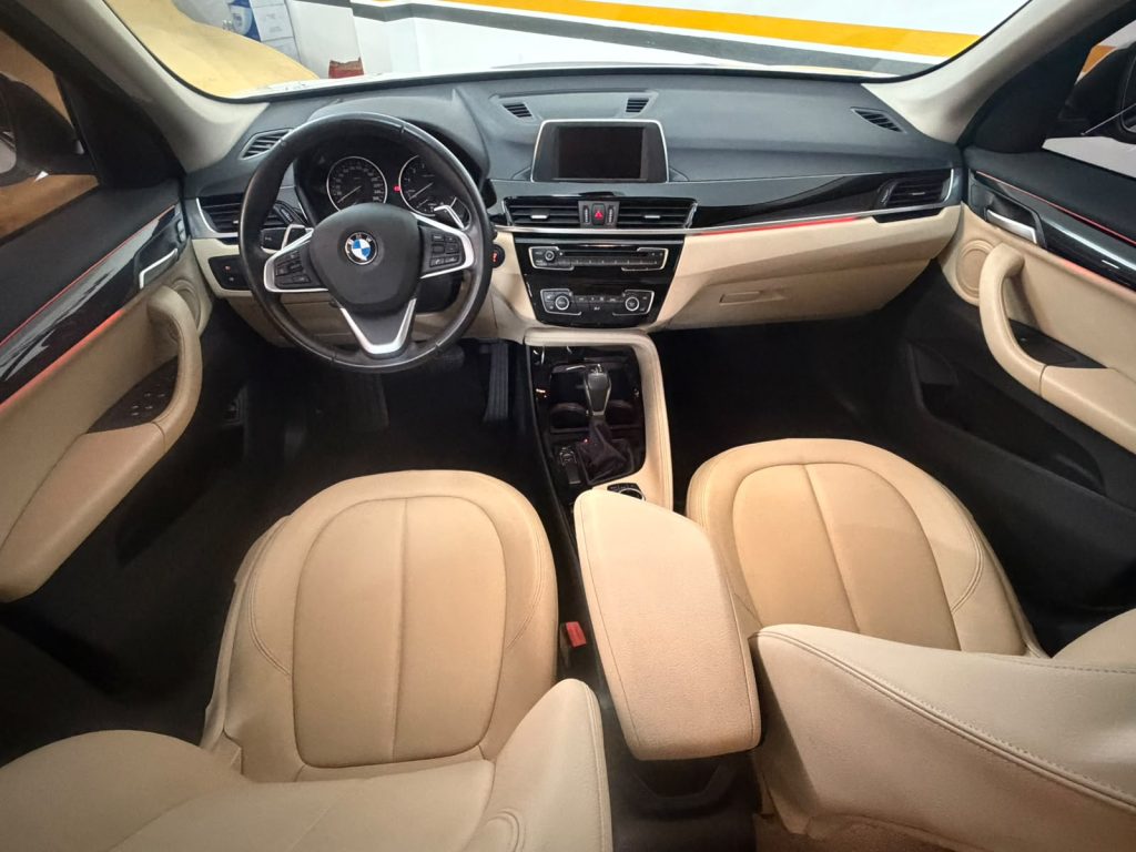 BMW X1 2.0 X-LINE (AUT)