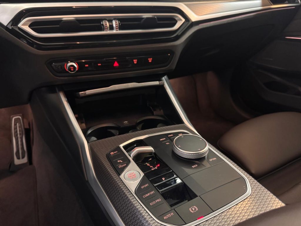 BMW 320i M SPORT FLEX